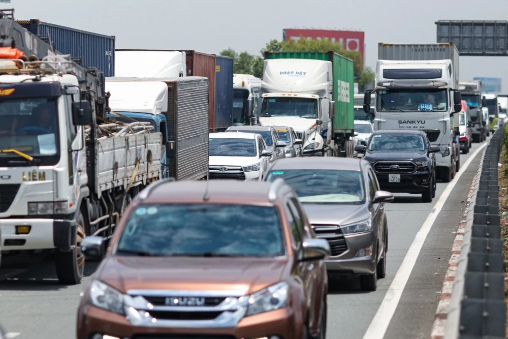 Đảm bảo xăng dầu cho tuyến cao tốc TP Hồ Chí Minh - Long Thành - Dầu Giây