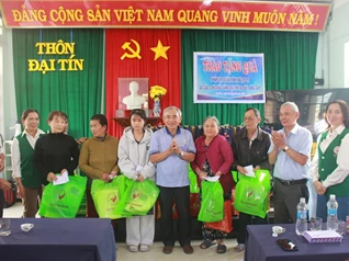 Những người con xa quê góp 'Xuân' tặng đồng bào có hoàn cảnh khó khăn