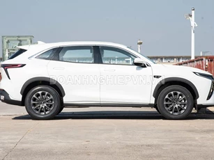 SUV 7 chỗ động cơ tăng áp, giá hơn 370 triệu đồng