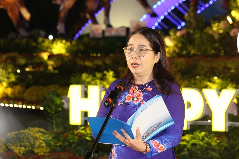 Bà Đỗ Thị Diệu Hạnh – Giám đốc Sở VHTT&DL tỉnh Gia Lai, chia sẻ "câu chuyện" thông qua cụm linh vật Xuân Bính Ngọ 2026.