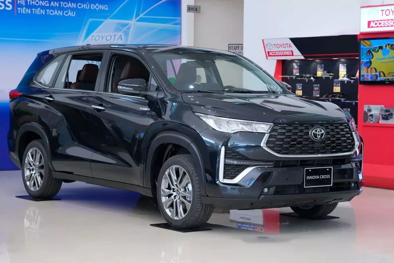 Toyota Innova Cross HEV. 