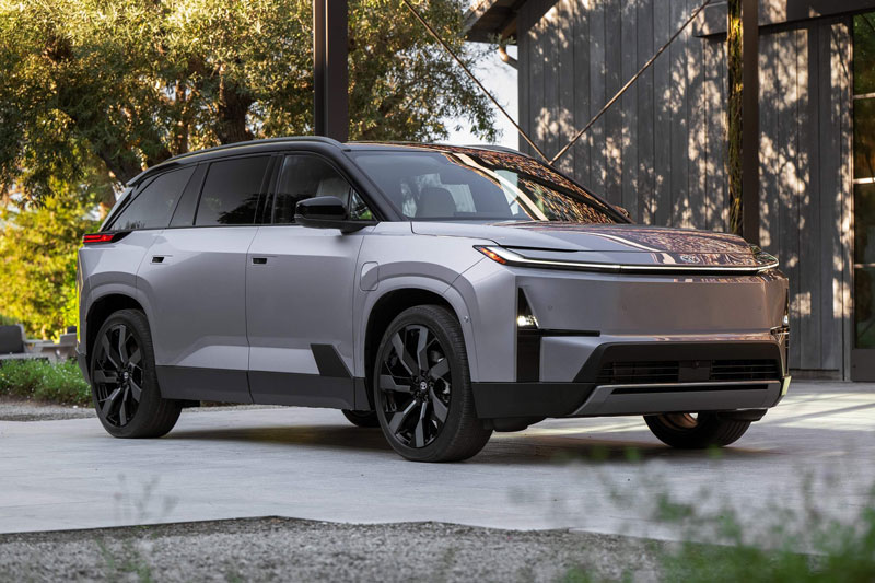 Rotota giới thiệu SUV dài hơn 5 mét, công suất 343 mã lực, giá hơn 1,2 tỷ đồng