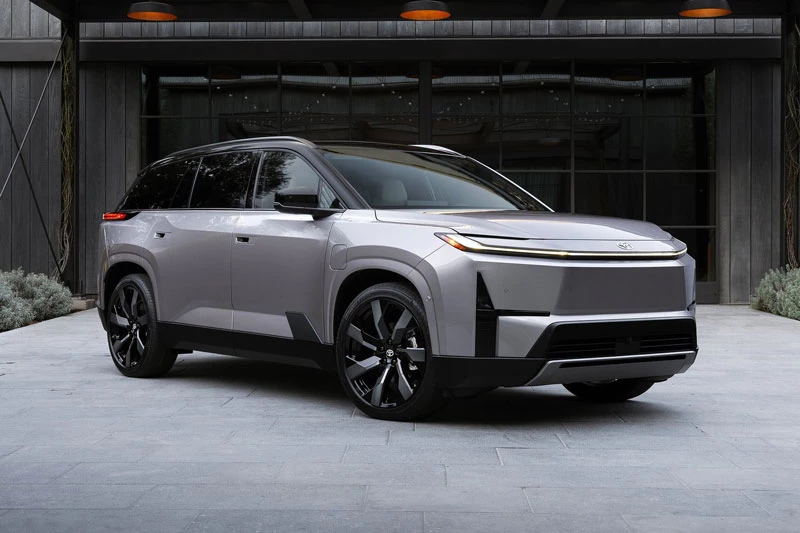 Toyota Highlander EV.