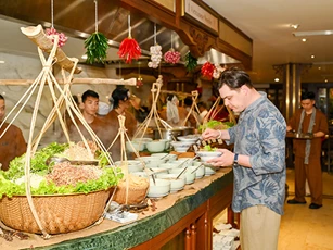 Đà Nẵng: Chợ quê Tết tại khu nghỉ dưỡng 5 sao hút khách