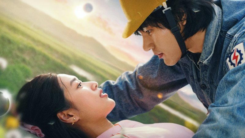 Sau 'Nụ hôn bạc tỷ', hoa hậu Thiên Ân lại xuất hiện trong khung cảnh đầy lãng mạn