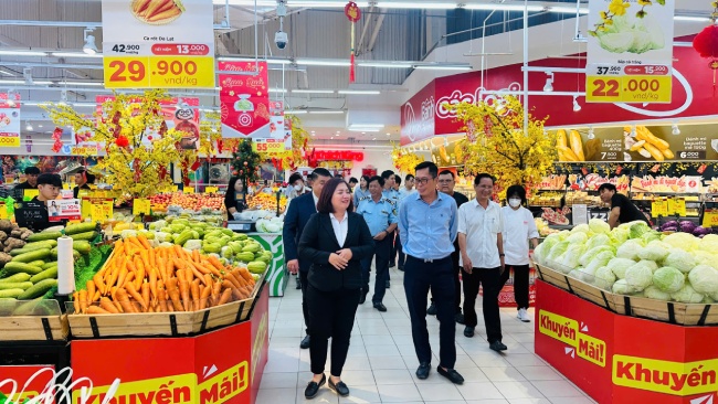 Thị trường hàng hoá ngày 27 Tết: Giá ổn định, nguồn cung dồi dào