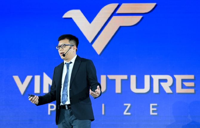 Giấc mơ 'chủ quyền AI' và quyết tâm xây dựng mô hình ngôn ngữ lớn tiếng Việt của PGS Lưu Anh Tuấn