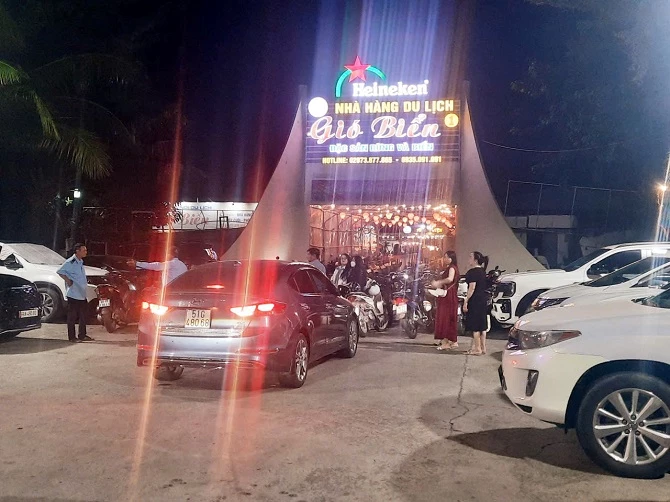 nằm giữa 2 khu đô thị lấn biển hiện đại cùng không gian ngắm hoàng hôn Biển Tây đẹp như tranh vẽ