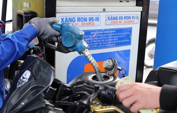 Giá xăng đồng loạt tăng mạnh từ 15h ngày 26/2