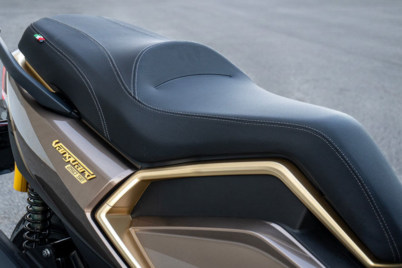 Xe tay ga 244,2cc, trang bị ngang Honda SH, giá hơn 110 triệu đồng