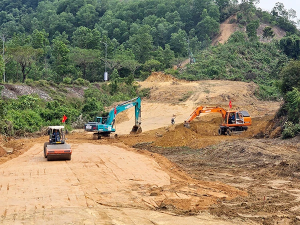 Các nhà thầu đã triển khai thi công dự án ngay từ những ngày đầu năm mới Bính Ngọ 2026. Các nhà thầu đã triển khai thi công dự án ngay từ những ngày đầu năm mới Bính Ngọ 2026.