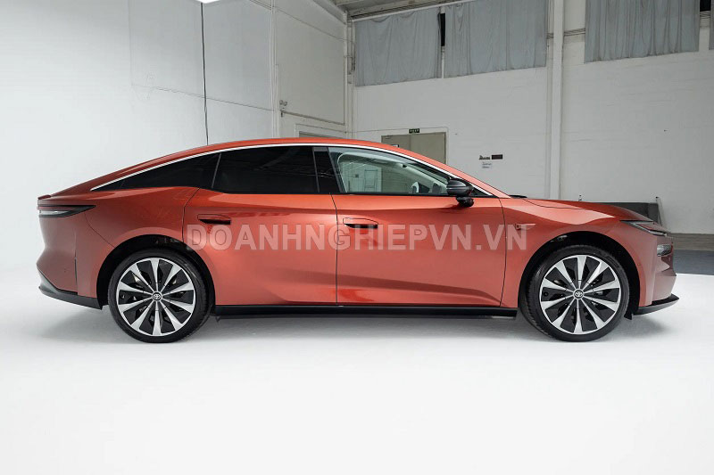 Xe sedan Toyota dài hơn 5,1 mét, công suất 281 mã lực, giá gần 760 triệu đồng