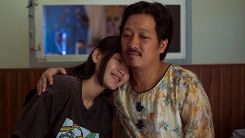 Trường Giang trở thành đạo diễn trăm tỷ với 'Nhà ba tôi một phòng'