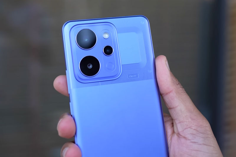 Smartphone cấu hình ‘khủng’, chống nước, pin 10.001mAh, giá 7,99 triệu đồng