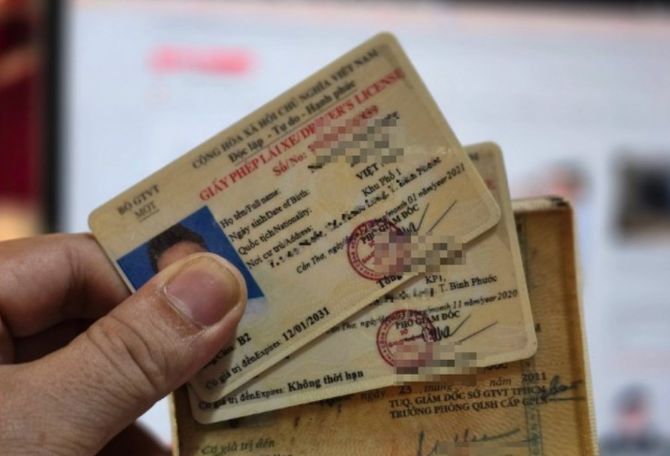 Cảnh giác với 'cò' dịch vụ đổi giấy phép lái xe trên mạng xã hội