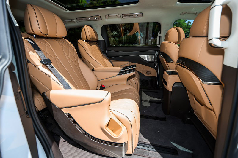 Xe MPV hạng sang dài hơn 5,2 mét, công suất 374 mã lực, giá hơn 1,6 tỷ đồng