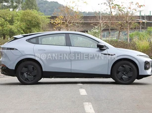 Xe gầm cao công suất 296 mã lực, di chuyển 430 km không cần đổ xăng, giá hơn 700 triệu đồng