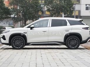 SUV dài hơn 4,8 mét, công suất 362 mã lực, giá gần 590 triệu đồng