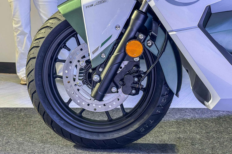 Xe tay ga 174cc, trang bị ngang Honda SH, giá gần 60 triệu đồng