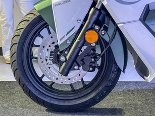 Xe tay ga 174cc, trang bị ngang Honda SH, giá gần 60 triệu đồng