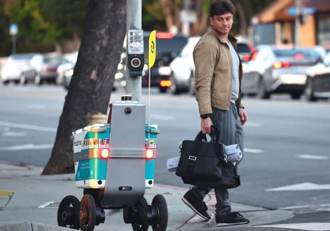 AI xâm nhập thị trường việc làm, nghề ‘chăn dắt robot' lên ngôi