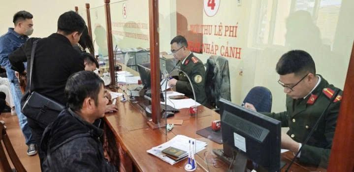 Lạng Sơn tăng cường ứng dụng công nghệ số trong giải quyết thủ tục hành chính 