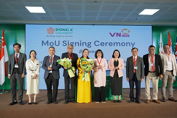 Ký kết hợp tác giữa trường Đại học Đông Á và Công ty Cổ phần Công nghệ VN168. 