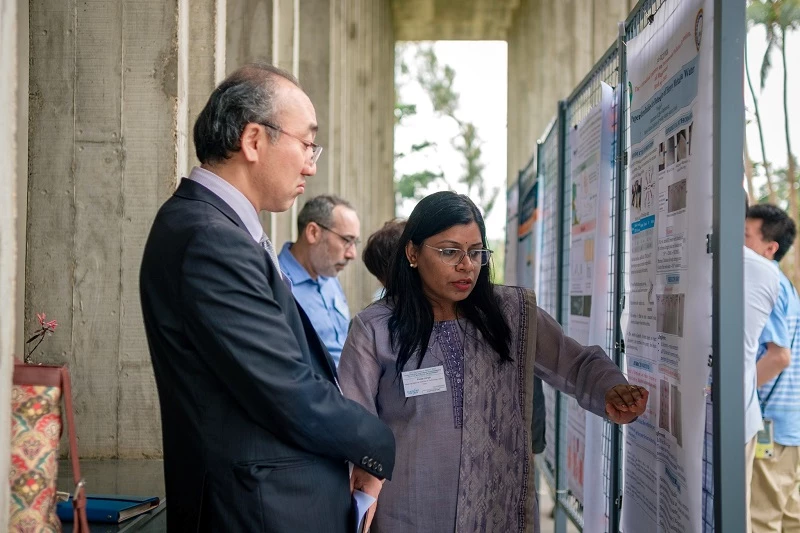 PGS. TS Hiroshi Yamamoto tham gia phiên thảo luận poster trong khuôn khổ Hội nghị Quốc tế lần thứ 5 về ô nhiễm môi trường, biện pháp phục hồi và quản lý.