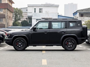 SUV địa hình siêu hầm hố, công suất 255 mã lực, giá hơn 620 triệu đồng