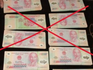 Cảnh báo về loại tiền giả 200.000 đồng mới xuất hiện