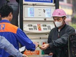Giá xăng dầu đồng loạt giảm mạnh