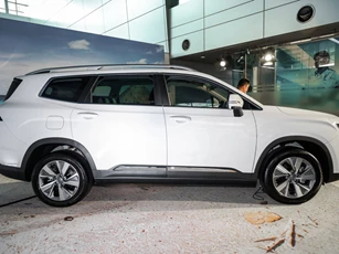 SUV 7 chỗ công suất 179 mã lực, giá gần 670 triệu đồng