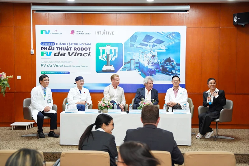 Sự kiện ra mắt Trung tâm Phẫu thuật Robot FV da Vinci của Bệnh viện FV