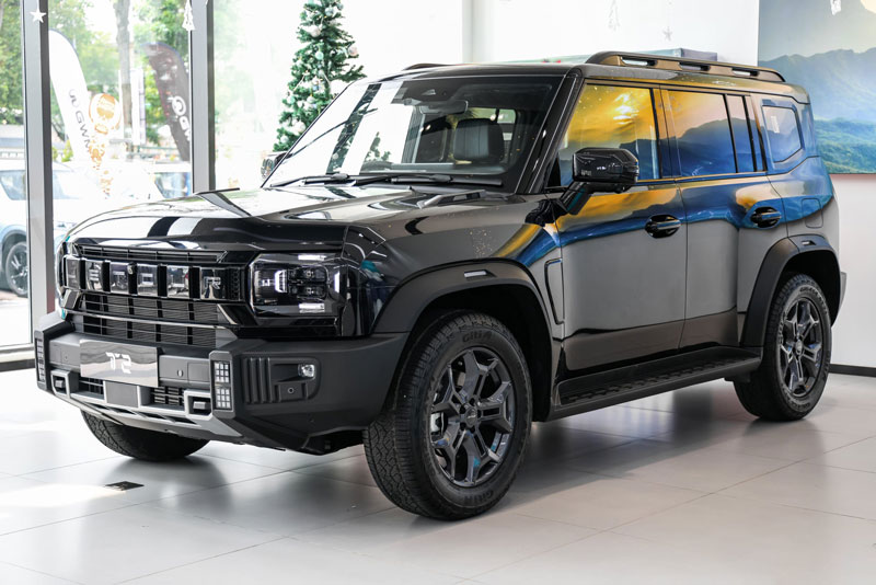 SUV địa hình dài gần 4,8 mét, công suất 245 mã lực, thiết kế hầm hố, giá  hơn 1 tỷ đồng