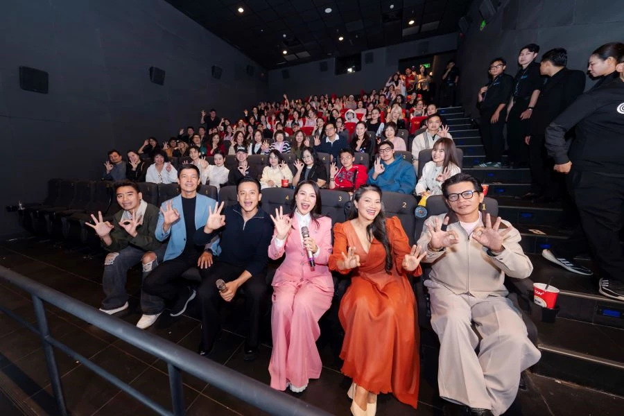 Êkip phim "Tài" giao lưu với khán giả Hà Nội.