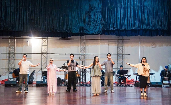 Với sự đầu tư công phu về nội dung và nghệ thuật, chương trình hứa hẹn sẽ là điểm nhấn văn hóa ý nghĩa ngày hội toàn dân tham gia bầu cử.