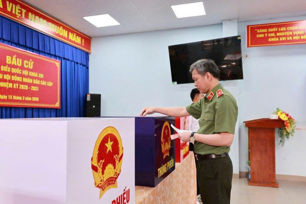 Lãnh đạo Công an TP Hồ Chí Minh có mặt tại nhiều cơ sở trong ngày hội bầu cử