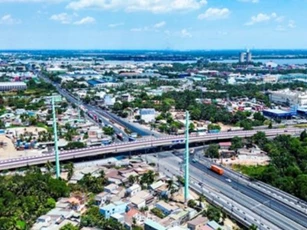 Đẩy nhanh tiến độ hạ tầng trọng điểm, phấn đấu đạt mục tiêu tăng trưởng 10% năm 2026