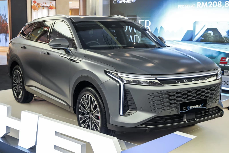Omoda C9 PHEV 2026.