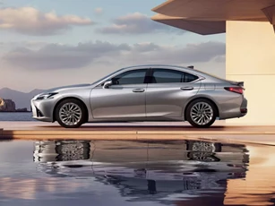 Lexus ES thế hệ mới chốt giá gần 1,2 tỷ đồng
