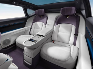 Xe sedan hạng sang dài hơn 5 mét, công suất 539 mã lực, giá hơn 1,1 tỷ đồng