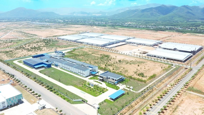 Khu Công nghiệp Becamex VSIP Bình Định đang là điểm đến của nhiều nhà đầu tư trong và ngoài nước tại Gia Lai. Khu Công nghiệp Becamex VSIP Bình Định đang là điểm đến của nhiều nhà đầu tư trong và ngoài nước tại Gia Lai.