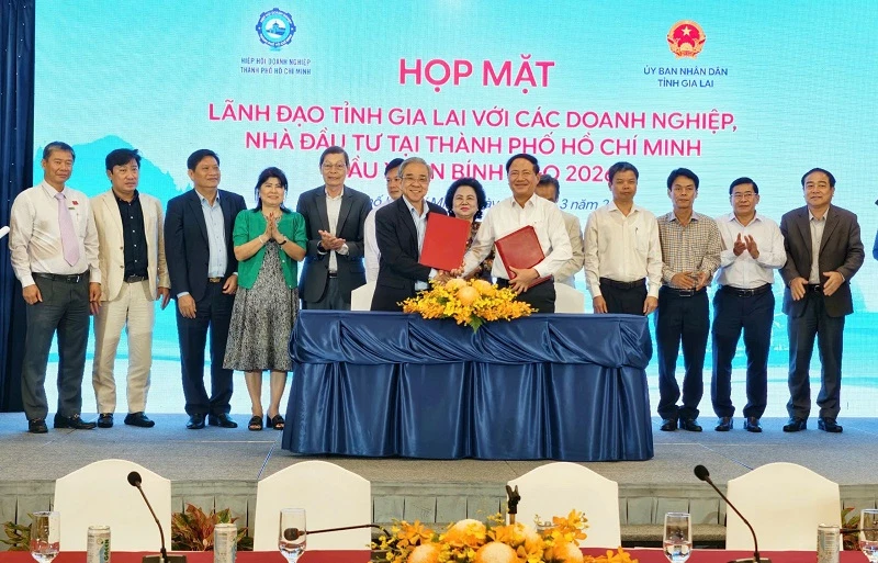 UBND tỉnh Gia Lai và Hiệp hội Doanh nghiệp thành phố Hồ Chí Minh ký kết Biên bản ghi nhớ hợp tác. UBND tỉnh Gia Lai và Hiệp hội Doanh nghiệp thành phố Hồ Chí Minh ký kết Biên bản ghi nhớ hợp tác.