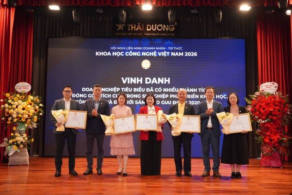 Nhiều cá nhân, doanh nghiệp VST tiêu biểu nhận Bằng khen của Bộ trưởng KH&CN