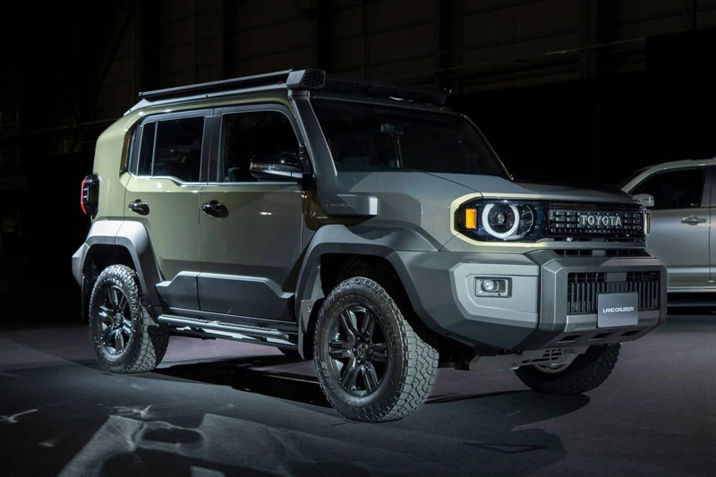 Toyota Land Cruiser FJ. Toyota Land Cruiser FJ.