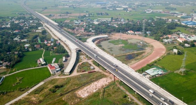 Tăng cường bình ổn giá vật liệu, tháo gỡ vướng mắc cho các dự án giao thông trọng điểm