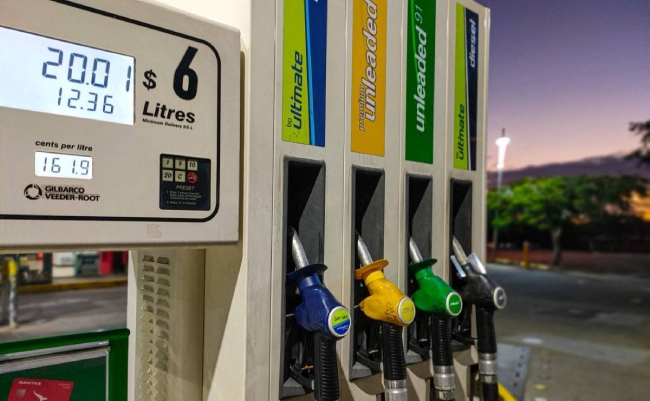 Giá xăng dầu tăng mạnh, nhiều quốc gia đồng loạt kích hoạt biện pháp khẩn cấp