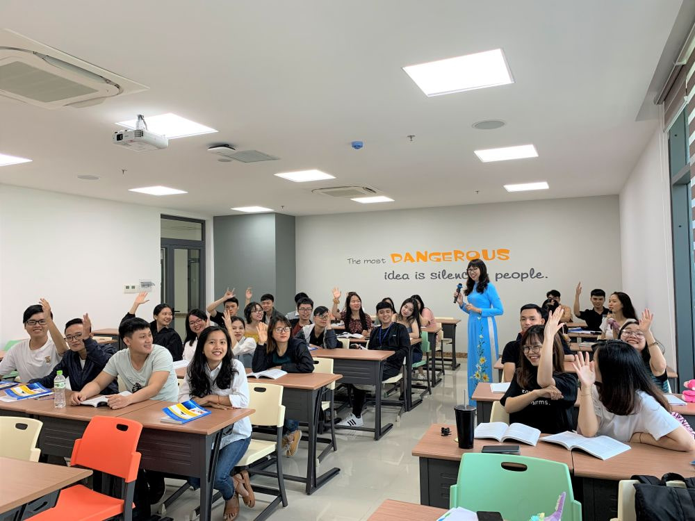 Đại học Kinh tế TP Hồ Chí Minh thu hút nhân tài, hỗ trợ tối đa đến 500 triệu đồng/người