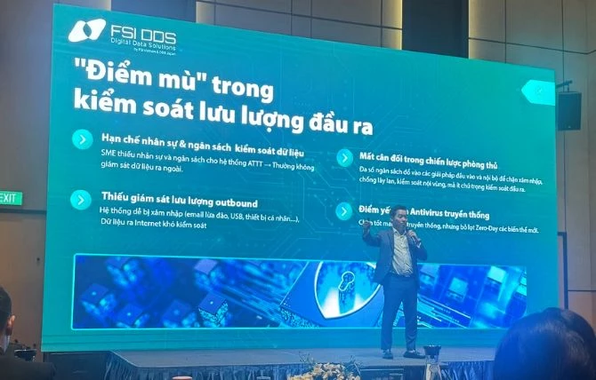 Ông Nguyễn Ích Vinh trình bày bài tham luận tại InternetDay 2025.