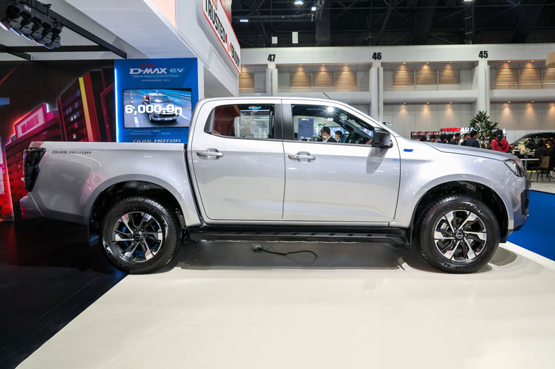 Isuzu D-Max EV 2026 ra mắt, giá gần 1,3 tỷ đồng